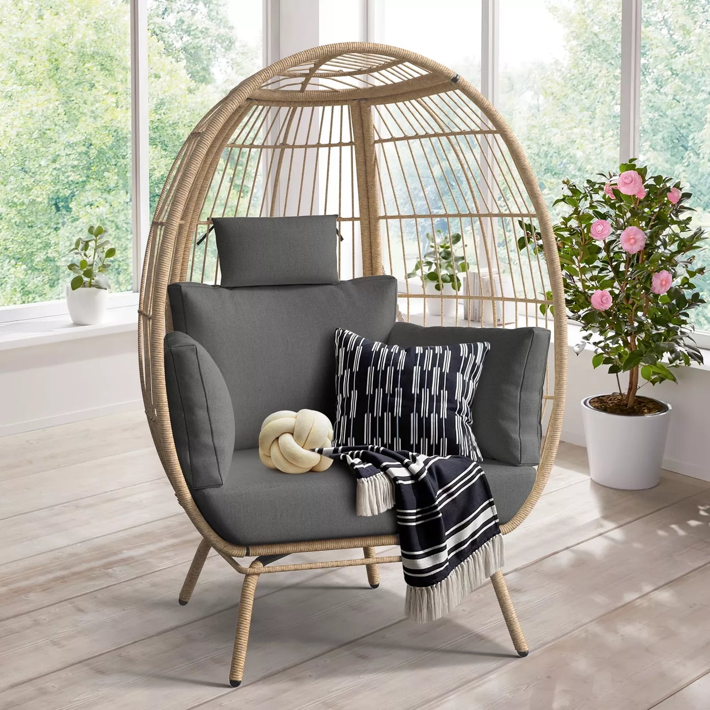 Reeves Egg Chair - Accent Seating for Patio, Home & Office